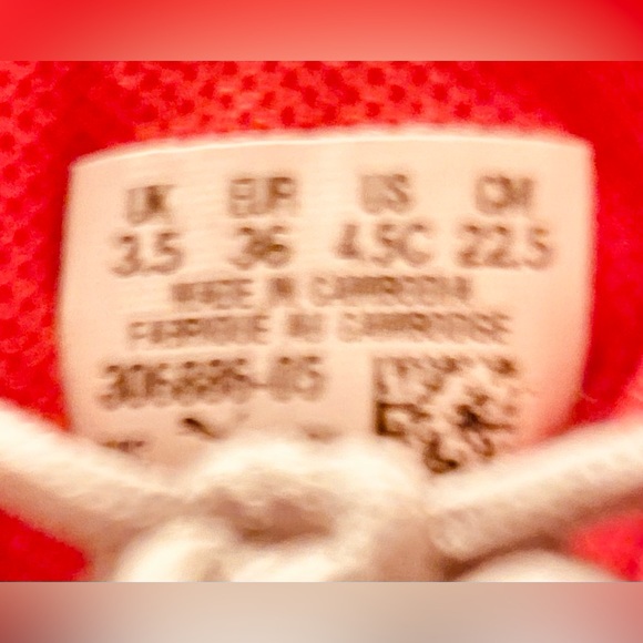 White PUMA Ferrari R-Cat Machina Motorsport Kids 4.5 C, in like new condition - Picture 8 of 8